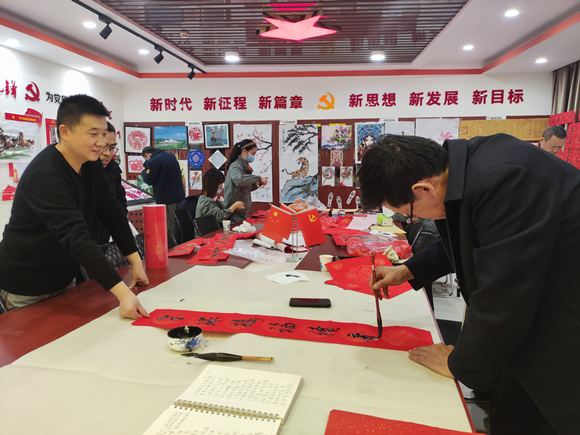 1--清水川能源公司组织开展“迎新春、写春联、送祝福”活动_副本.png